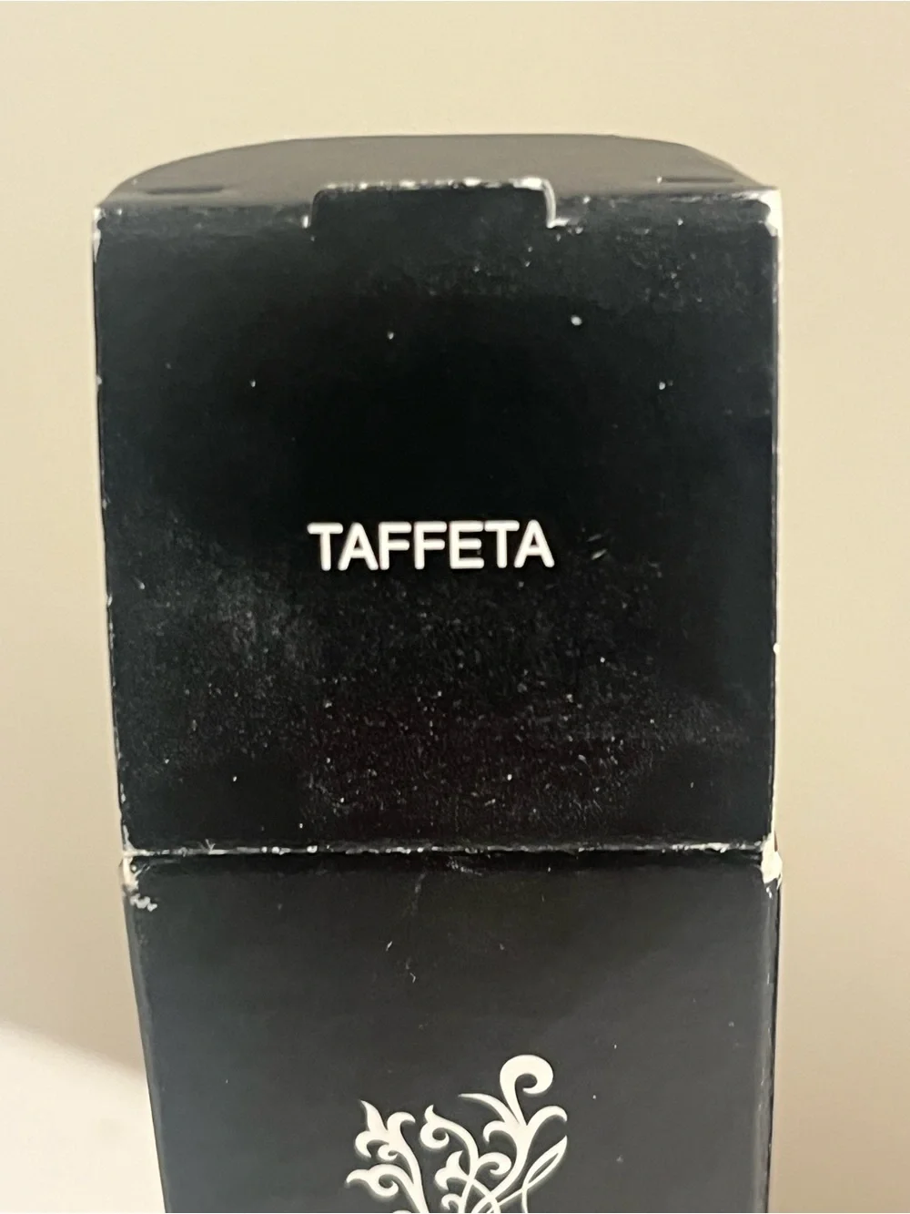 Younique Touch Mineral Liquid Foundation - Taffeta Beige